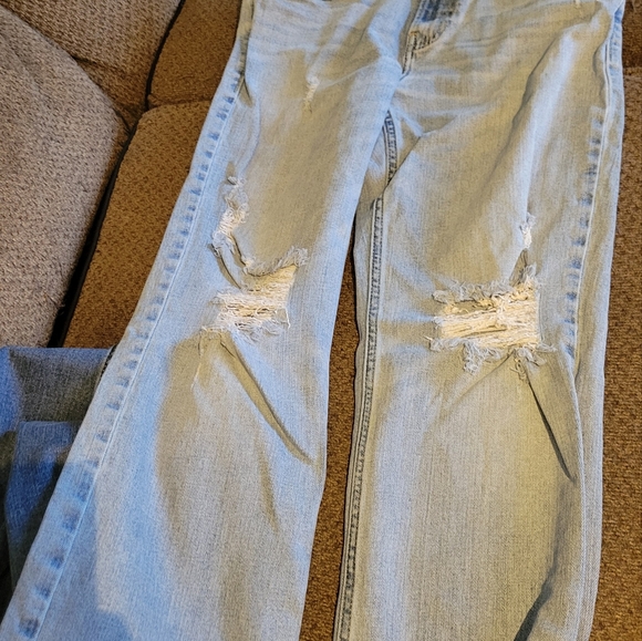 Hollister jeans light wash 28×30 relaxed fit - Picture 7 of 8